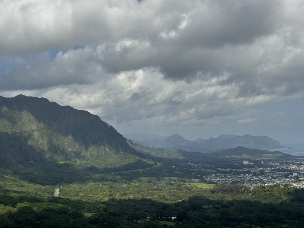 Nuʻuanu Pali Lookout — windward Oahu from the overlook